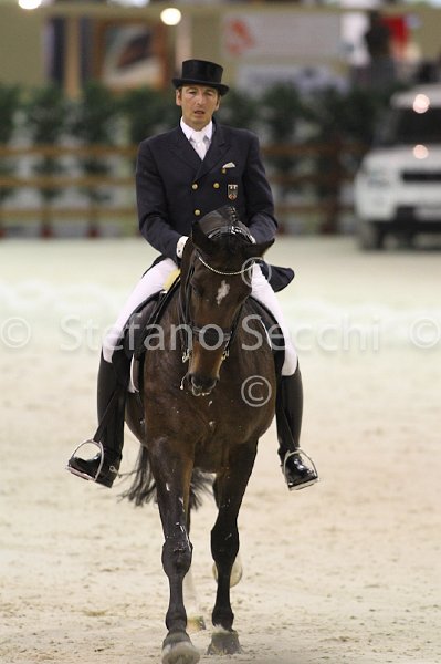 LAUGKS_MEGGLE\'S WELTTALL_MILANO_2011_SS3_9925.jpg